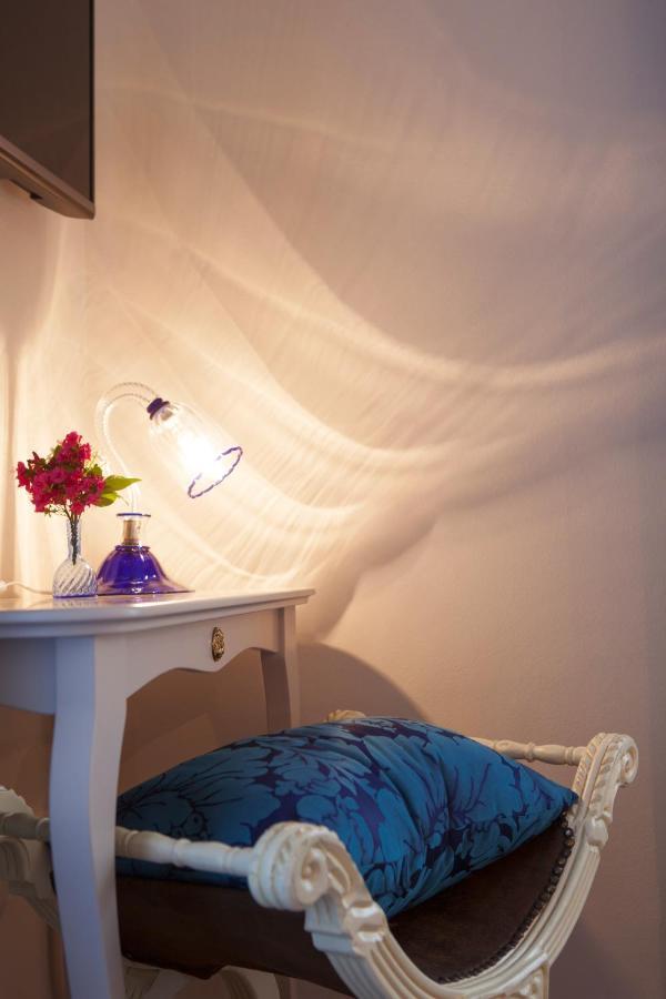 Boutique Sarnia Couette-café